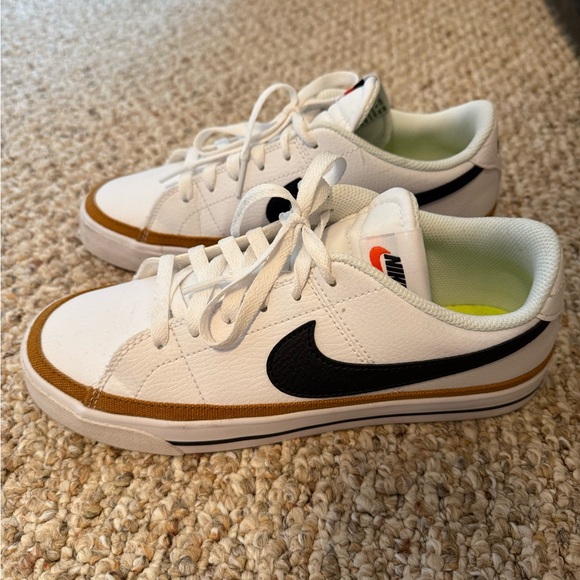 Nike Court Legacy Next Nature Sneaker - Women's - size 8 medium - Picture 6 of 8